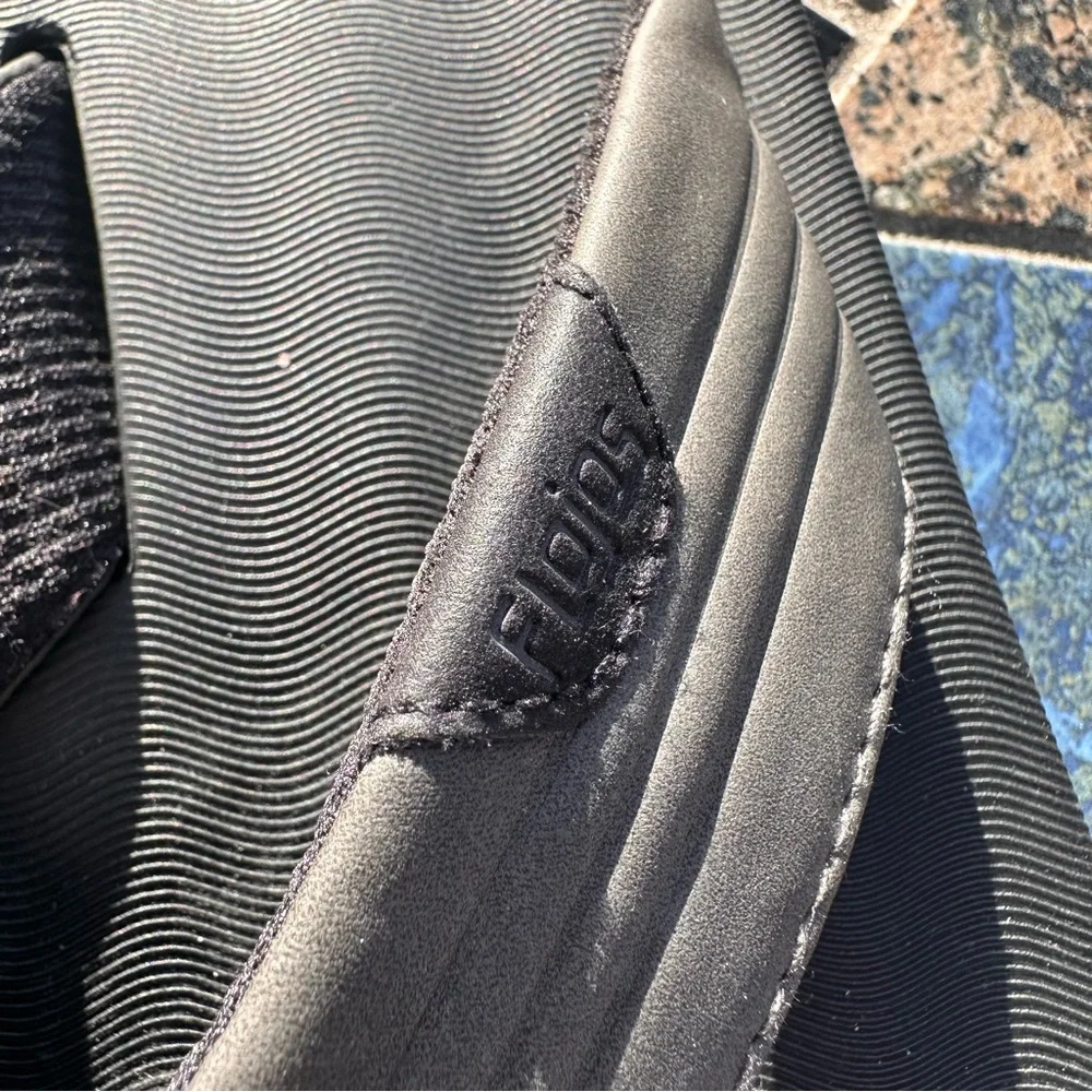 Flojos Memory Foam Flip Flops Black / Gray Size 8